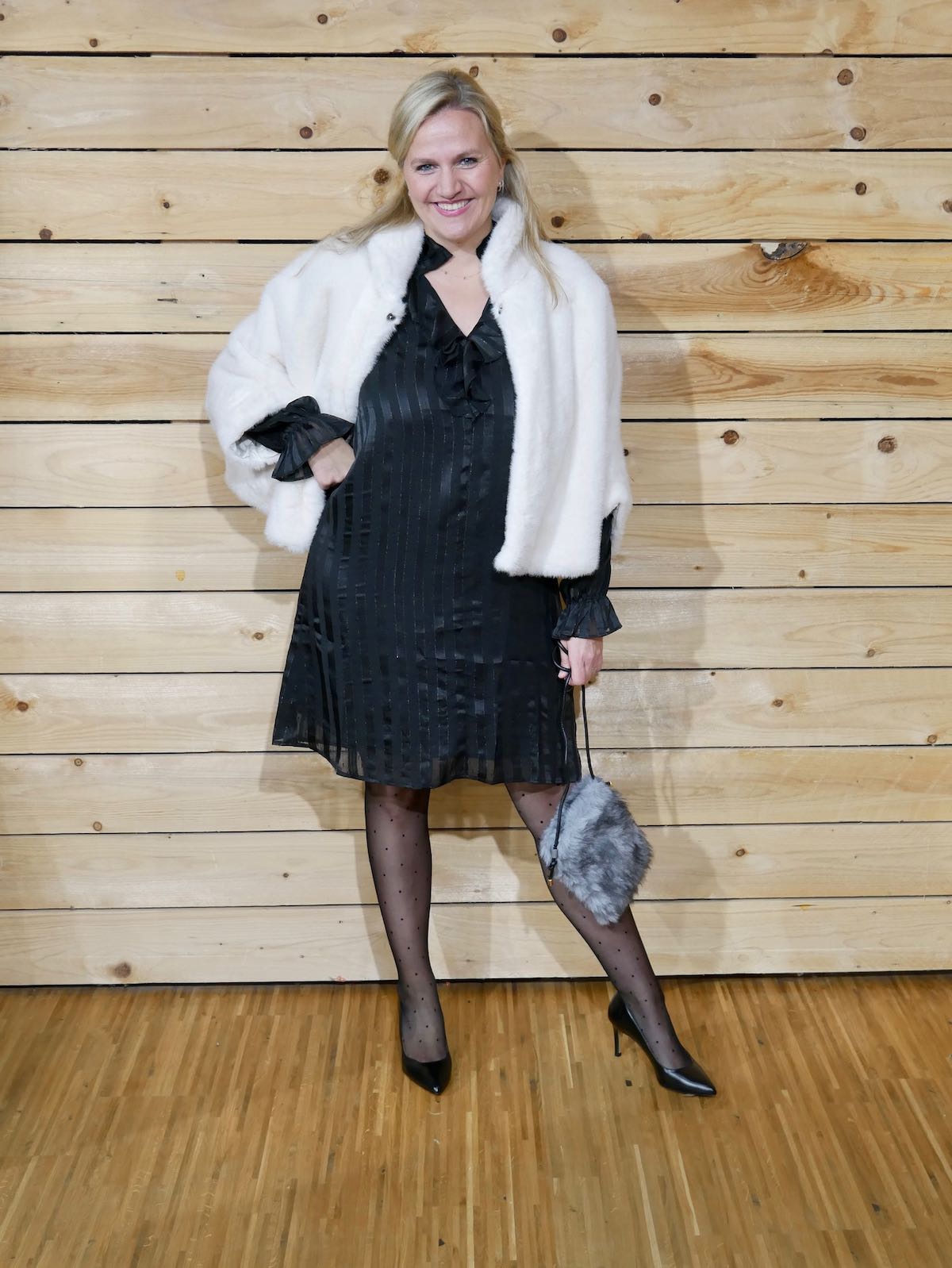 Schickes schwarzes Kleid