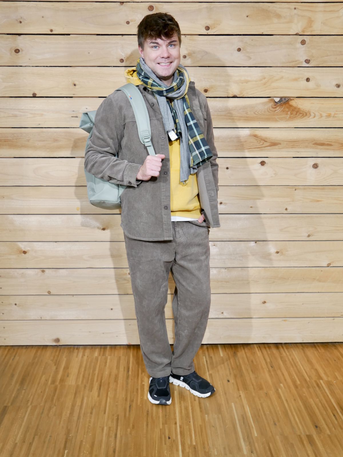 KleinigkeitHerren Cordjacke und Hose beige