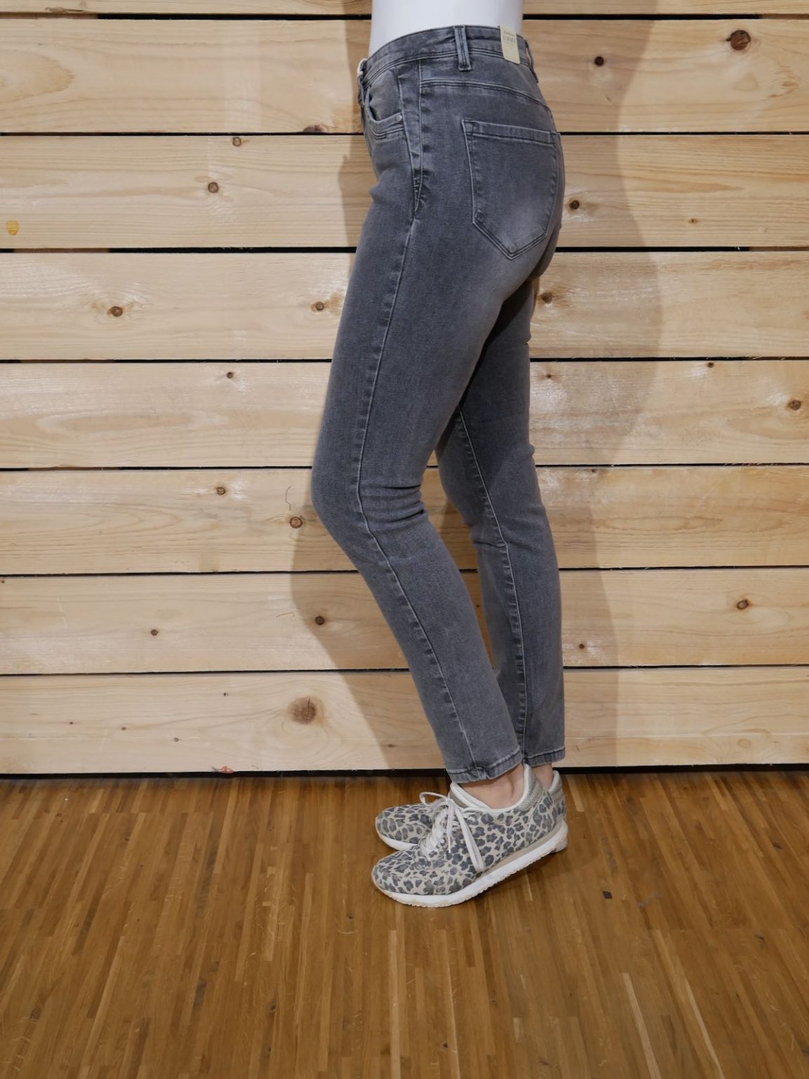 Verwunderlich Jeans Red Button Bilder
