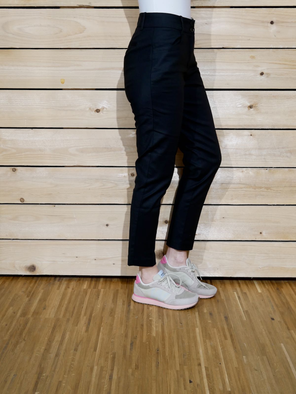 Red Button Chino Diana Smart Colour - black – Bild 4